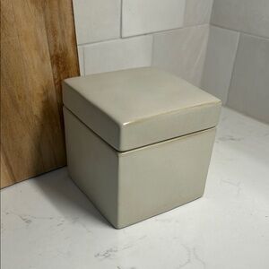Elegant Cream Ceramic Bathroom Storage Box